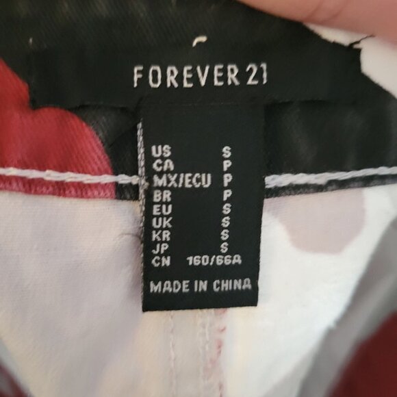 Forever 21 Red Black White Army Camouflage Mini Denim Jean Skirt Size Small - Picture 11 of 15